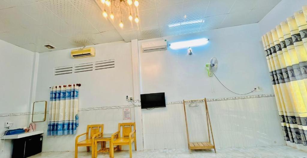 Nha Nghi Le Duoc Hotel Ха Тени Екстериор снимка