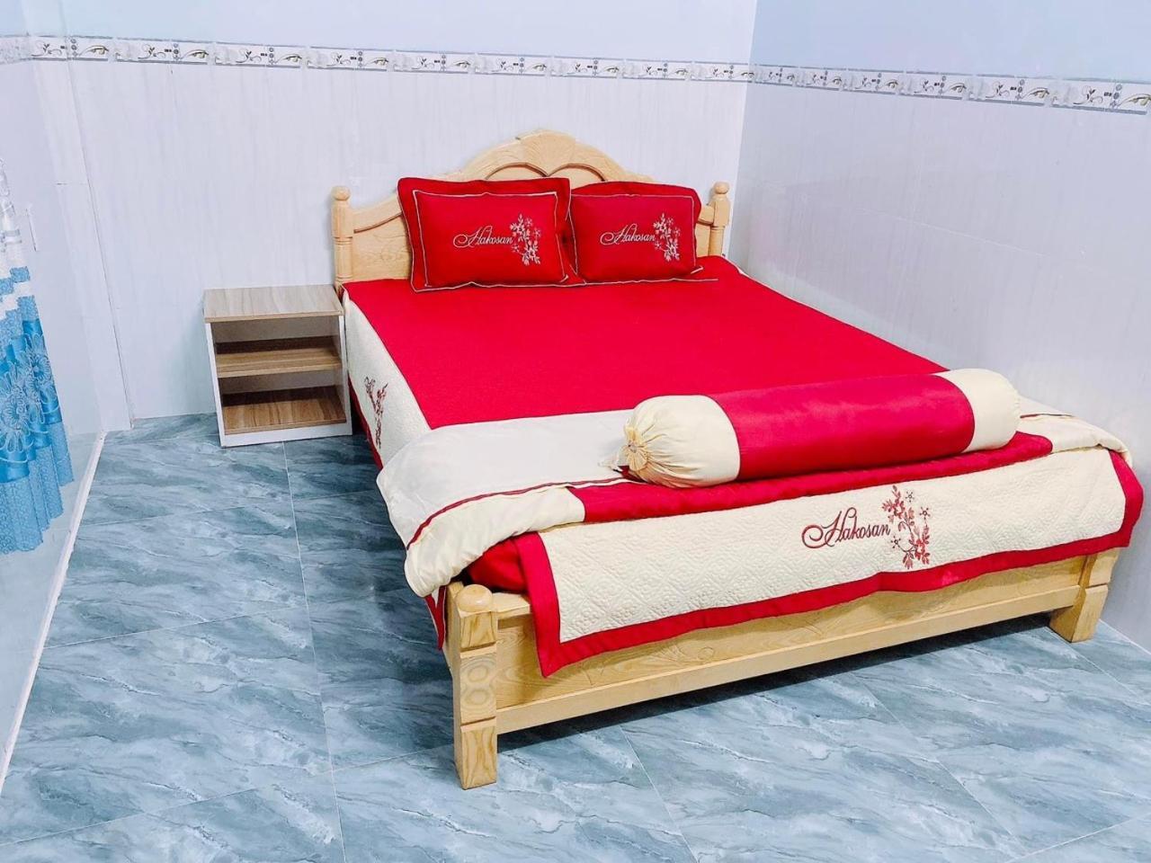 Nha Nghi Le Duoc Hotel Ха Тени Екстериор снимка