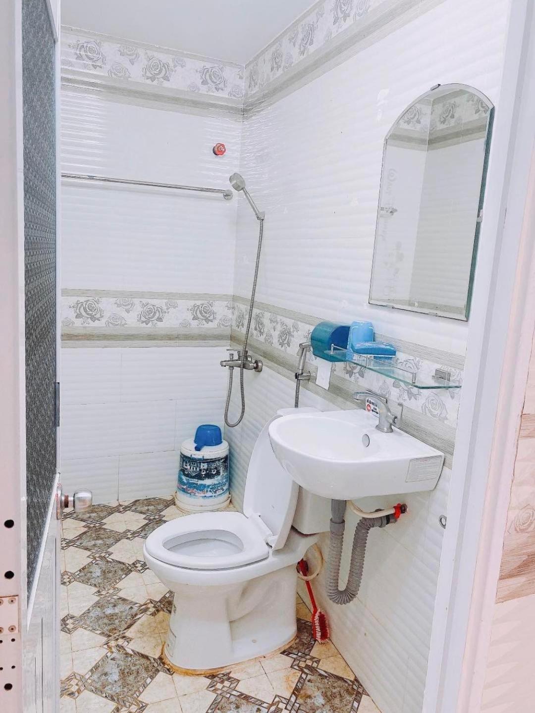 Nha Nghi Le Duoc Hotel Ха Тени Екстериор снимка